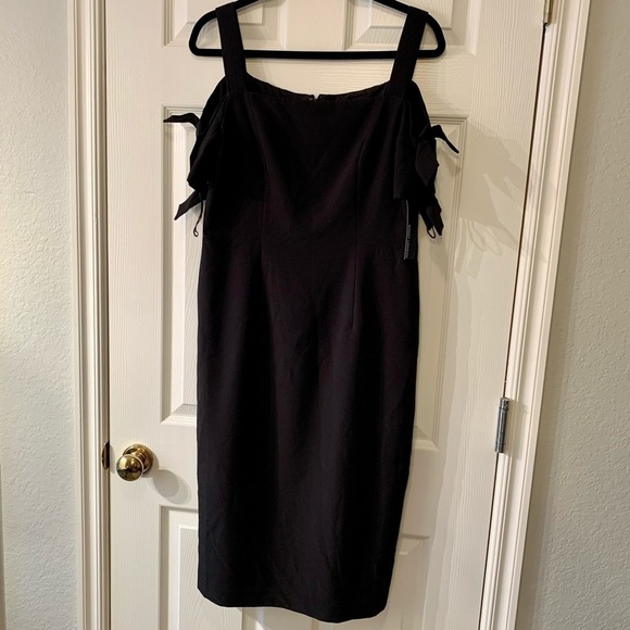 Maggy London Dresses & Skirts - MAGGY LONDON Dress Adult Size 10 Black Cold Shoulder Bow Sleeve Cocktail Women